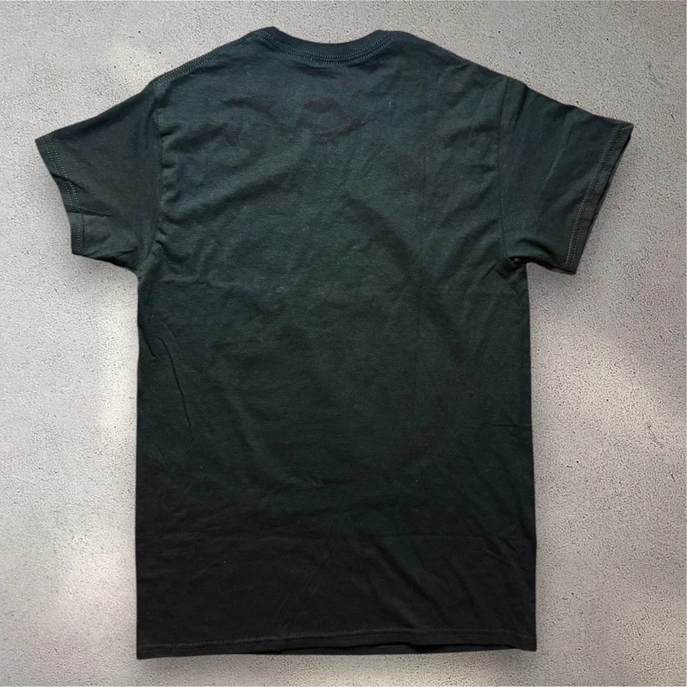 WWE Raw Is War T-Shirt Mens Small‎ Black Stone Cold Undertaker Triple H Graphic